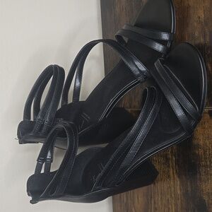 Simply Vera Vera Wang Women's Brand New Black Strappy Heels Size 8.5
